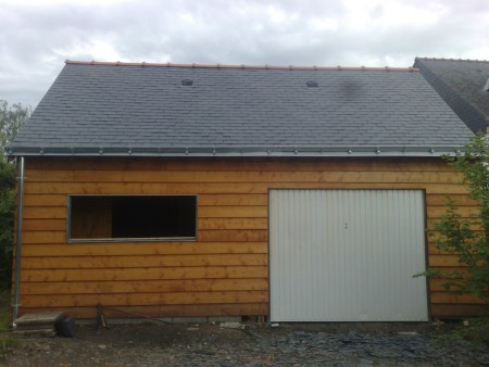 Couverture en ardoises sur garage